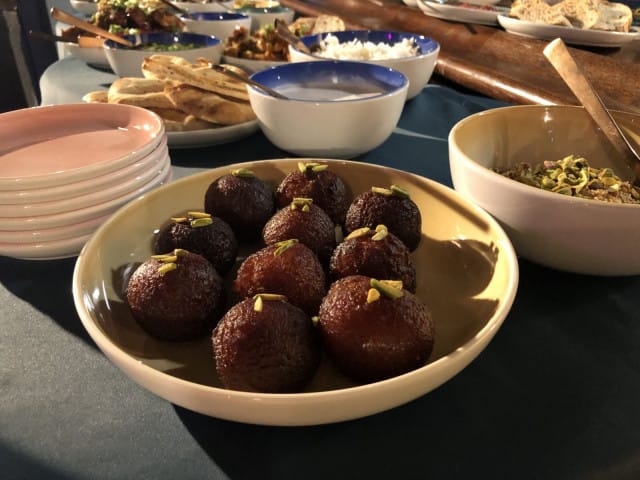 Pikkumunkit päättävät aterian.