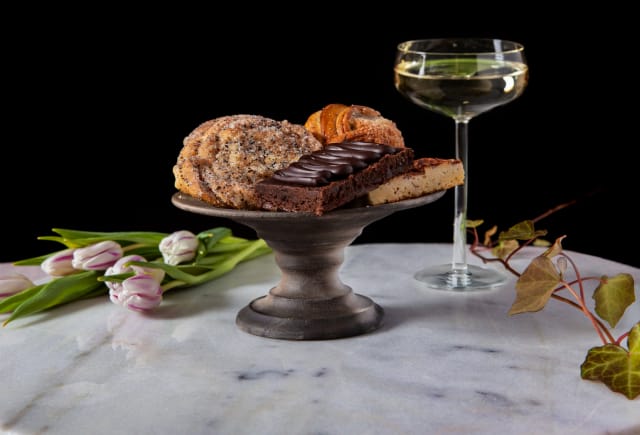 Café Royalesta saa pariisilaiskahviloiden inspiroimia herkkuja.