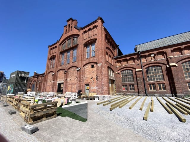 Uusi terassi nousee ainutlaatuiseen miljööseen.