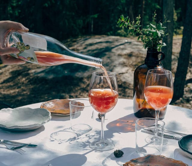 Nielussa nautitaan huolella valittuja pientuottajaviinejä.