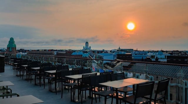 10. kerroksen näkymät ovat vertaansa vailla.