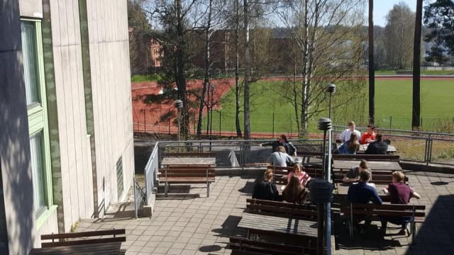 Spagettia pääsee nauttimaan myös ravintolan terassilla.