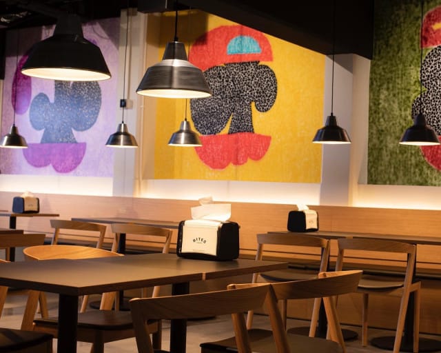 Kaivopihalla sijaitsevaan ravintolaan on helppo saapua.