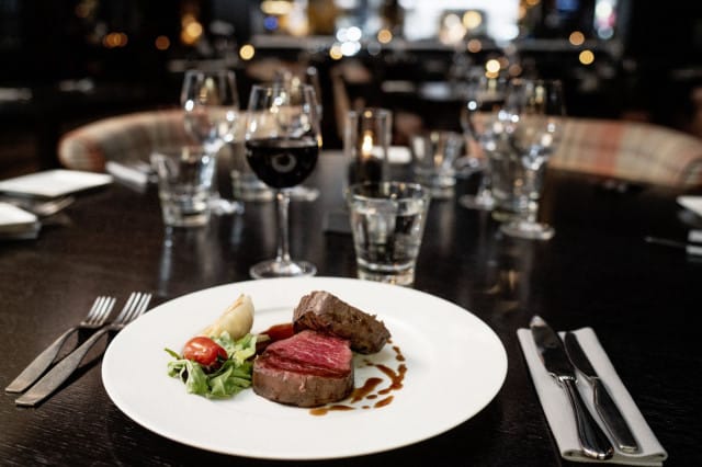 Stefan's Steakhouse keskittyy laatupihveihin.