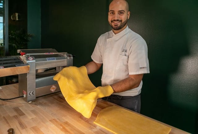 Angelinassa valmistetaan pastaa käsityönä päivittäin.