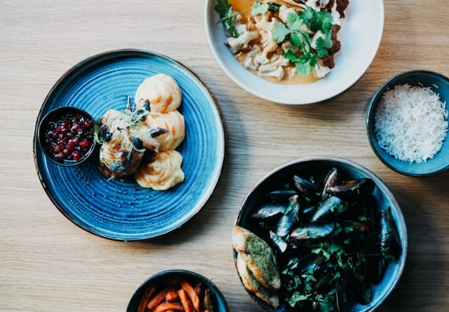 The Pantryn lounaalta löytyy päivittäin sekä liha-, kala- että kasvisvaihtoehto.