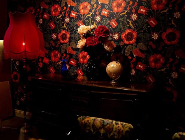 Ville Haapasalon uutuusravintola huokuu neuvostohenkeä sisustusta myöten.