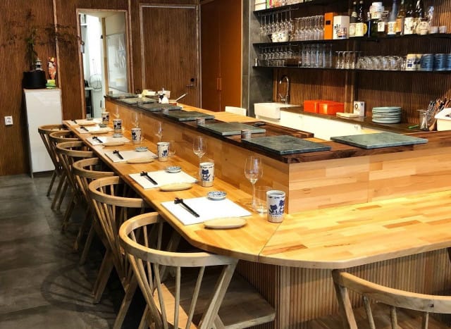 Intiimi ravintolaelämys on yksi Latitude 25 Omakasen vetonauloista.