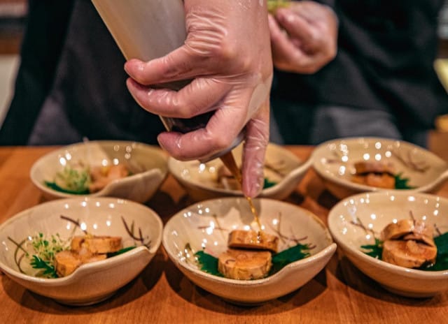 Tässä ravintolassa voit jättää kaiken kokin käsiin - ja keskittyä nauttimaan!