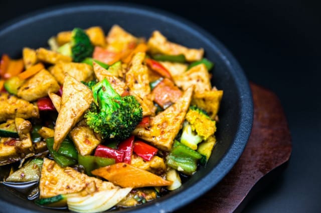 Brokadin tofu-annos näyttää ja maistuu erinomaiselta!