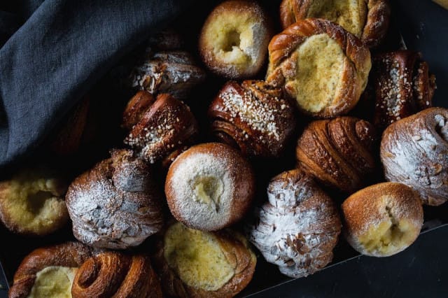 Suussasulavat pullat ja croissantit ovat Patisserie Teemu Auran suosituimpia herkkuja.