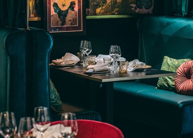 Neuvostoromanttinen sisustus on yksi Davai Davain valttikorteista.