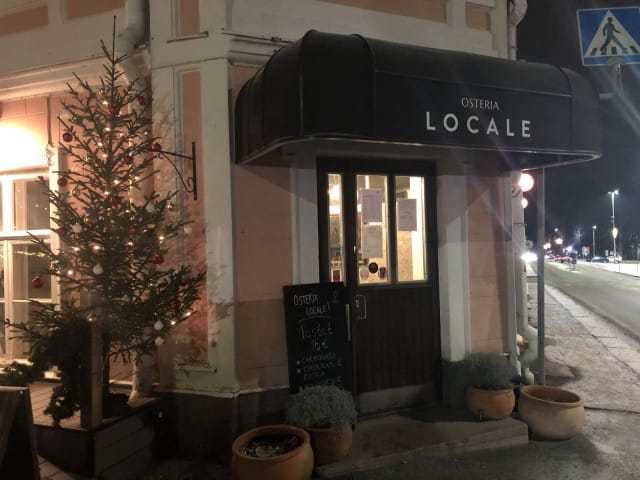 Locale huokuu tunnelmaa.