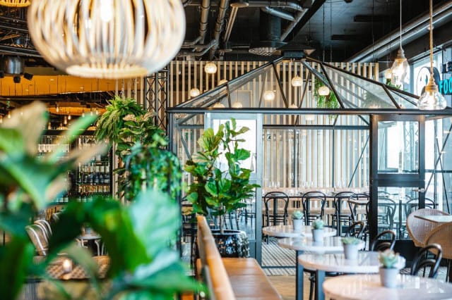 Deliberin viihtyisyydestä vastaa ihastuttava sisustus.