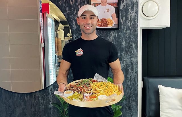 Malmin Kebabista saa nykyisin myös valtavia shokki-annoksia!