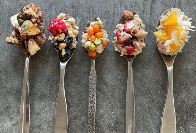 Steelcut Nordicissa puurojen kyljessä nautitaan herkullisia lisukkeita.