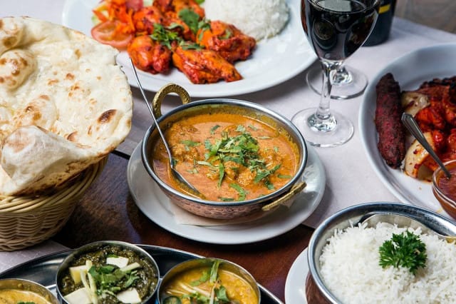 Samrat on keskittynyt intialaisiin ruokalajeihin.