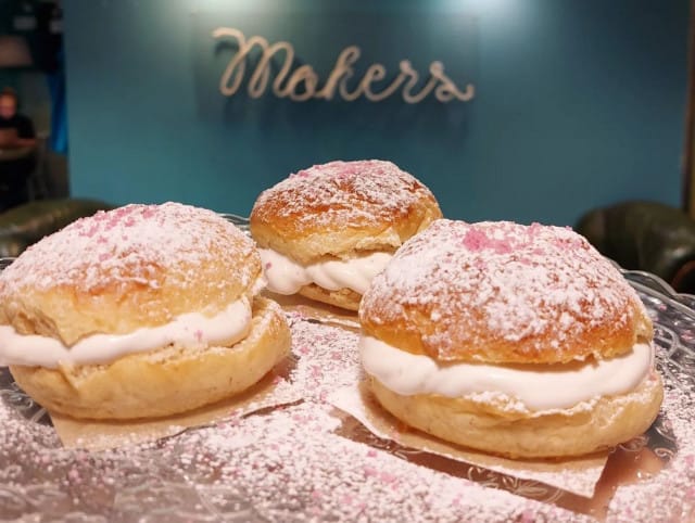 Vegaaniset laskiaispullat ovat saapuneet Makersiin.