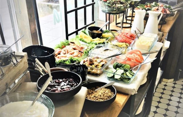 Pakilassa tarjoillaan viikoittain vaihtuvaa teemabrunssia.