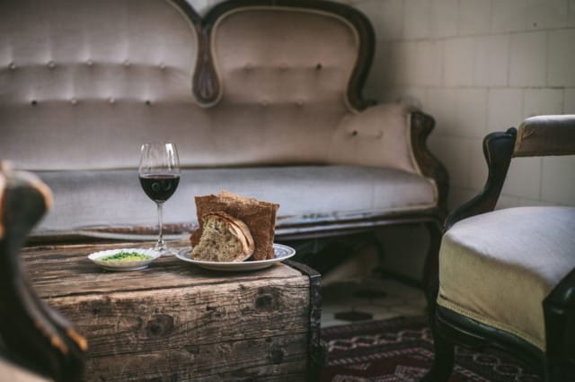 Plein on lämminhenkinen kortteliravintola Puu-Vallilan reunalla.