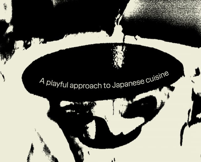 Ravintolaa varten on valmistettu käsin lähes kaikki sake-kupeista jakkaroihin ja hyllyihin.