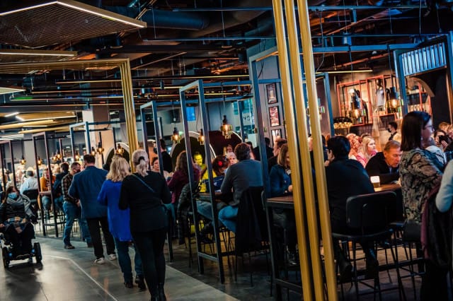 Monipuolinen Casino Taproom taipuu rauhallisista arki-illoista tapahtumien parhaaksi jatkopaikaksi!