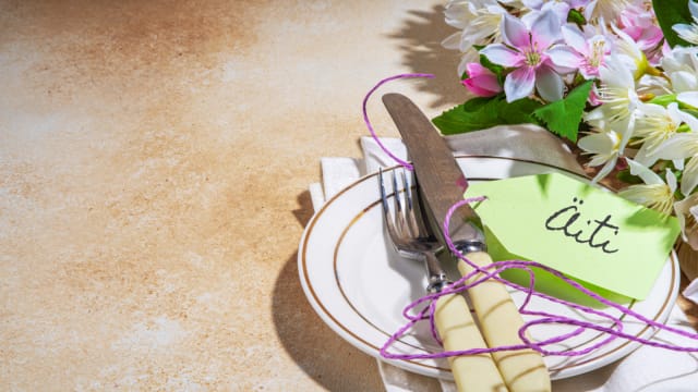 Äitienpäivänlounas tai brunssi ilahduttaa koko perhettä!