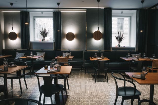 Boon Nam löytyy Hotel St. Georgen katutasosta.