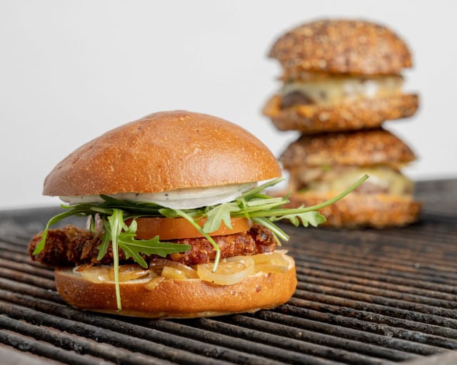 Maistuis varmaan sullekin?