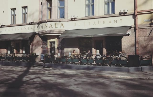 Manalan terassilla nautitaan muutakin kuin pelkkä ulkoilmaa!