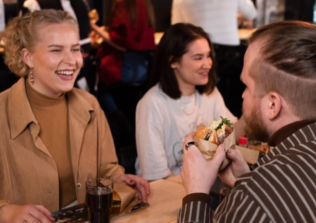 Barot's on fast casual -ravintola, jossa voi nauttia ravintolatason annoksia pikaruokamaisesti moderneissa ravintoloissa, take-awaynä tai kotiin tilattuna.