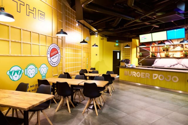 Anime on vahva osa Burger Dojon brändiä.