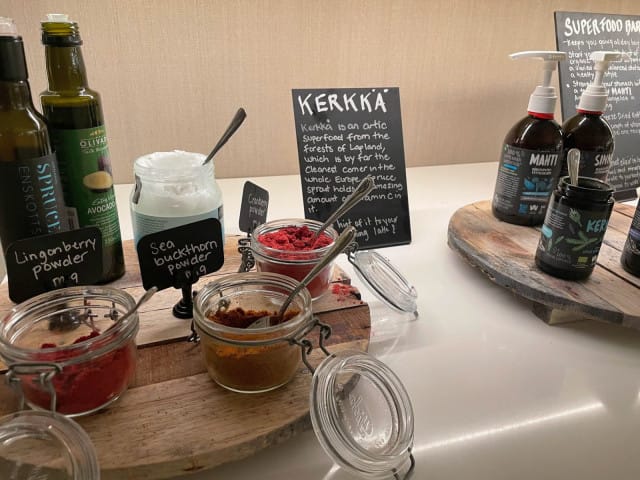 Crowne Plazan aamupalalta löytyy joukko suomalaisia superfoodeja.