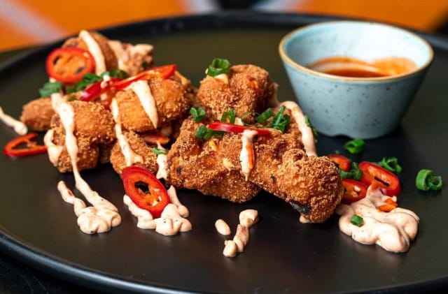 Kukkakaaliwingsit ovat naposteluruokaa parhaimmillaan.