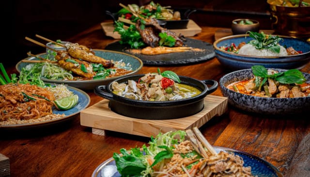 Thaimaalaista terassilla? Ota suunnaksi Thai Orchid Villa Kampissa.