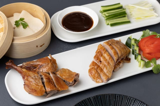 Herkullinen Roasted Duck -menu on saatavilla ennakkovarauksella.