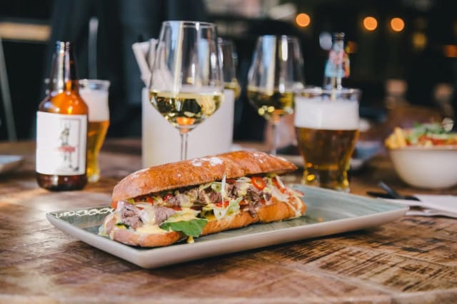 Ciabatta Burgereista riittää myös jaettavaksi.