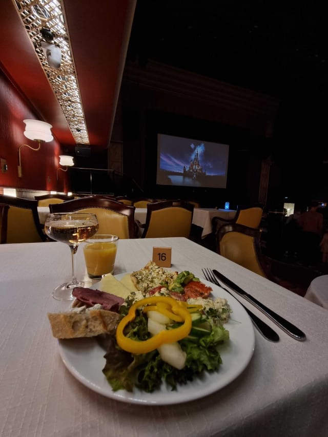 Tuulensuun Palatsin leffabrunssi