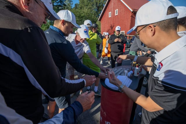Golf-väki pääsi tutustumaan Kiinan kansallisaarteenakin tunnetun juoman saloihin.
