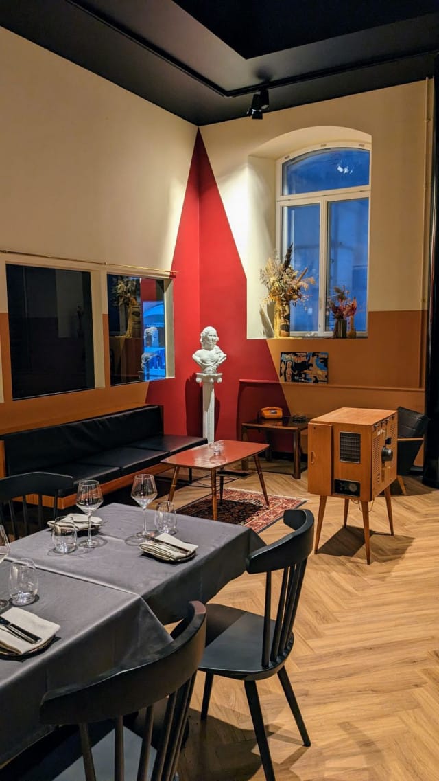 Ravintola on täynnä pieniä tarkoin harkittuja yksityiskohtia.