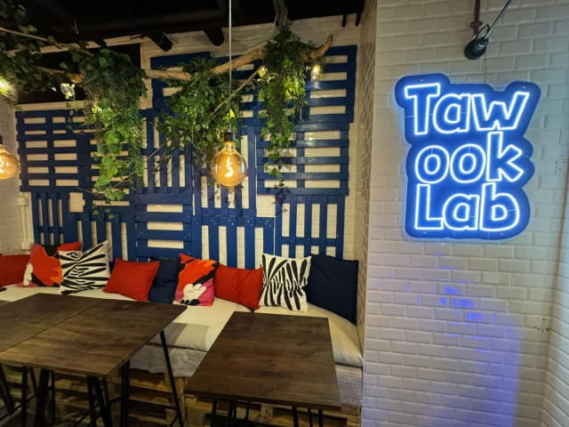 Tawook Lab tarjoaa perinteisiä syyrialaisia ruokia modernilla twistillä.