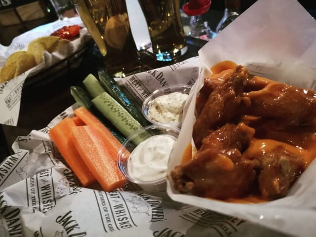 Lone Starin wingsit tunnetaan laajalti.