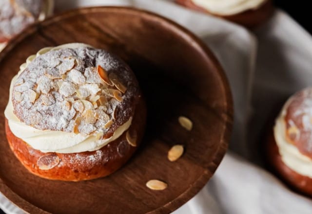 Perinteinen laskiaispulla on ykkönen, mutta mukaan mahtuu aina myös uusia tuttavuuksia.