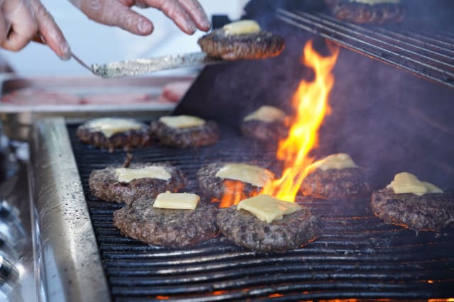 Ravintolat luovat tapahtumaa varten omia spesiaaliburgereita. Luvassa on siis ennennäkemättömiä burgerielämyksiä.