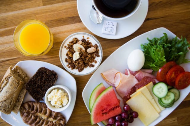 Pella's Cafen kuuluisat brunssit ovat tarjolla myös pääsiäisenä.