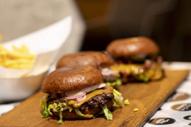 Suomen paras burgeriravintola 2023, The Van, on mukana Burger Weeks Finlandissa.