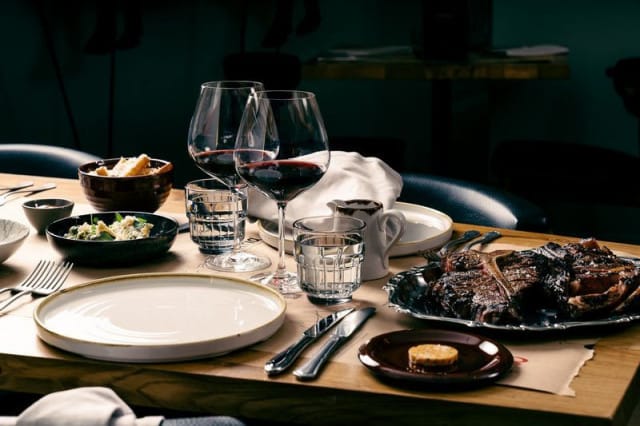 Gastrogrill Muré täyttää vappuna pöydät lihaisilla herkuilla.