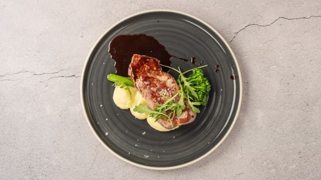 Ravintola Pikkupihvissä nautitaan SYÖ!-viikkojen ajan pihviä 12 €:lla.