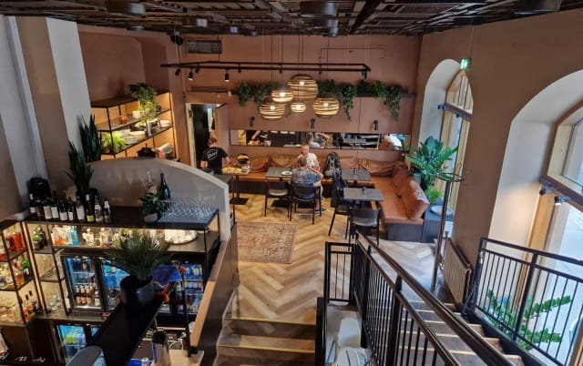 Kolmessa kerroksessa toimiva Kallion Sävel on uudistunut keväällä 2024 omia perinteitään kunnioittaen.