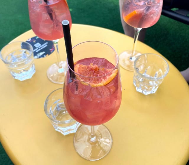 Mocktaili on yhä useamman terassille suuntaavan valinta.